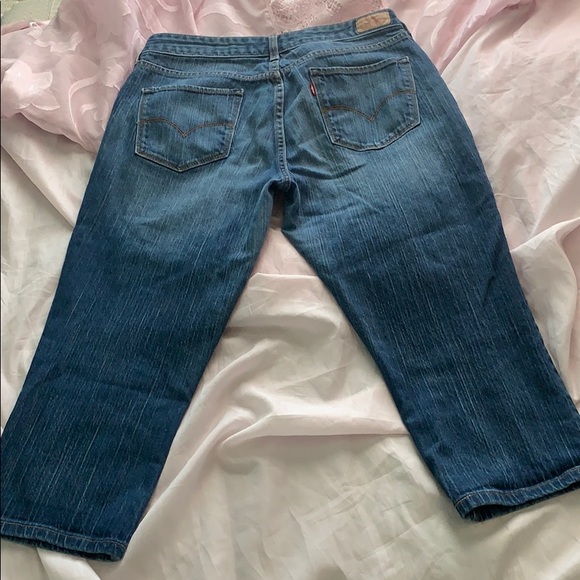 Levi’s capris - Picture 3 of 9